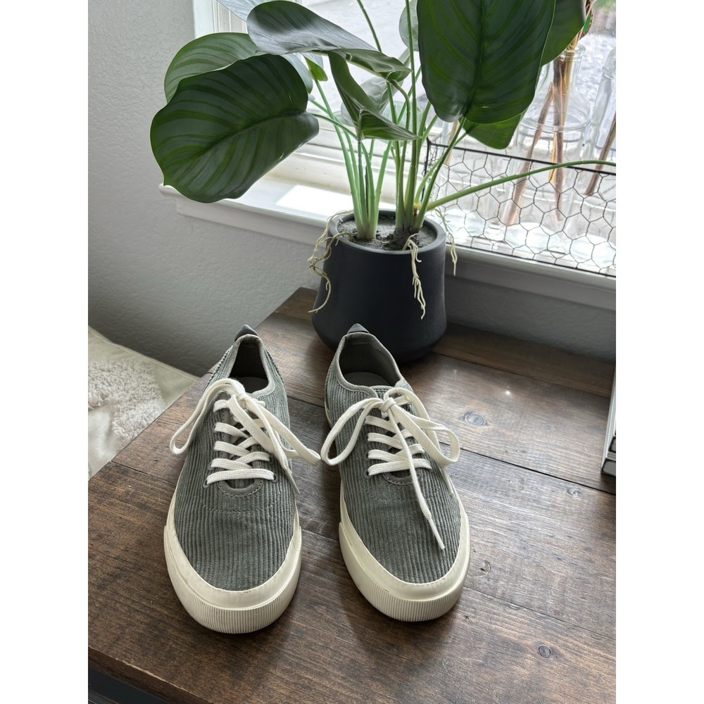 Everlane The Forever Sneaker Corduroy Sage Green Hipster Laces Preppy M/5 F/7